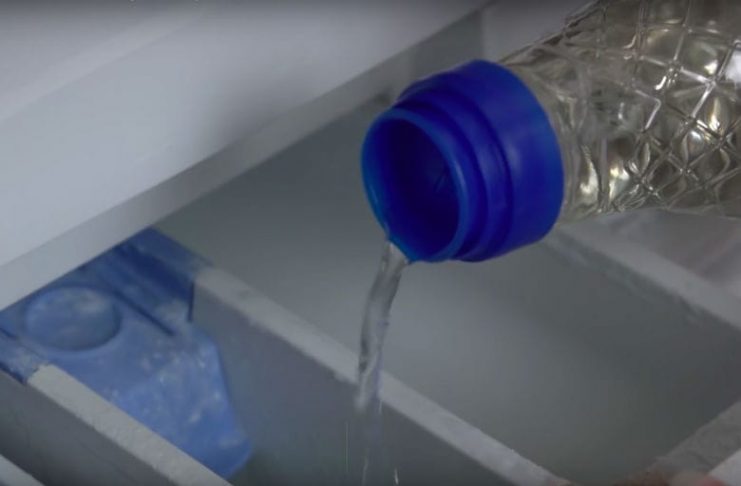 Oto 8, prostych, pomocnych przy sprzątaniu, trików z użyciem octu! Niesamowite!