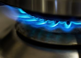 こうやってガスコンロのバーナーを掃除すれば超簡単にピッカピカ