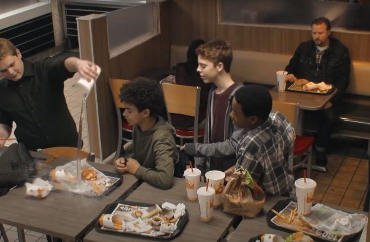 Boy is bullied at Burger King and this is how other customers react