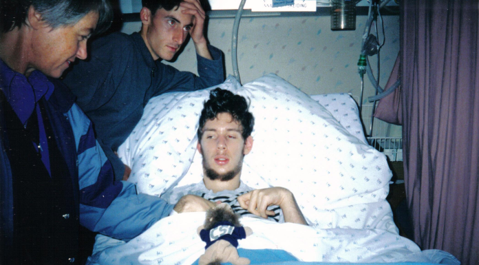 Un homme jure avoir visité le futur. Il prévient : « Tout le monde doit évacuer la France en 2024 »